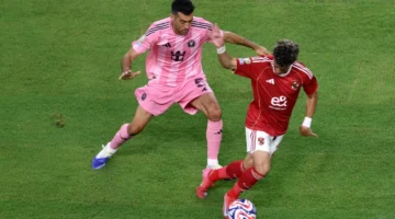 أزمة في البعثة.. استمرار غياب إمام عاشور عن الأهلي قبل مواجهة يانج أفريكانز